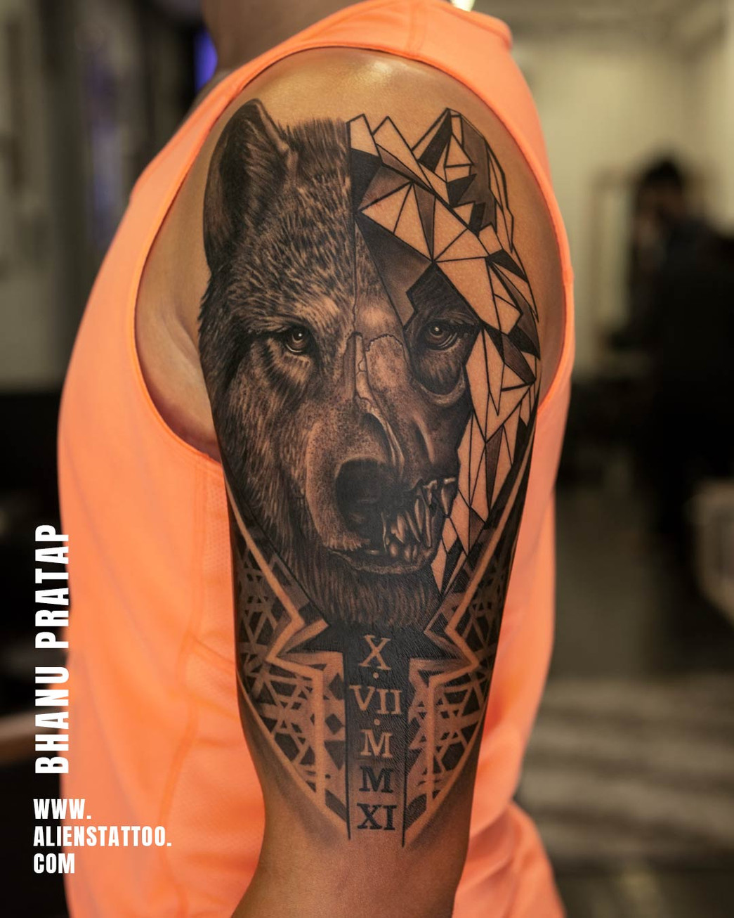 wolf realistic and geometric tattoo